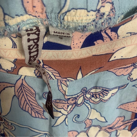 Gypsies & Moondust Cropped Floral Pull On Rayon Pants - Picture 14 of 15